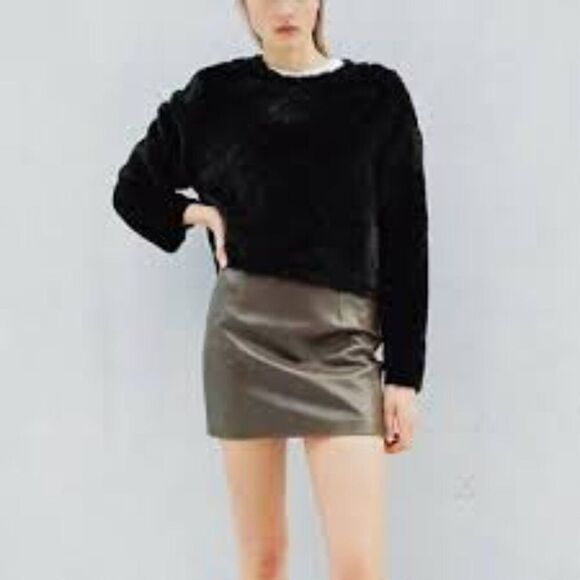 ZARA Black Quilted Faux Fur Cropped Long Sleeve Sweater Sweatshirt Size Small - Picture 1 of 8